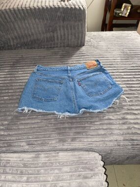 Levis 501 Sz 34 cut off shorts denim